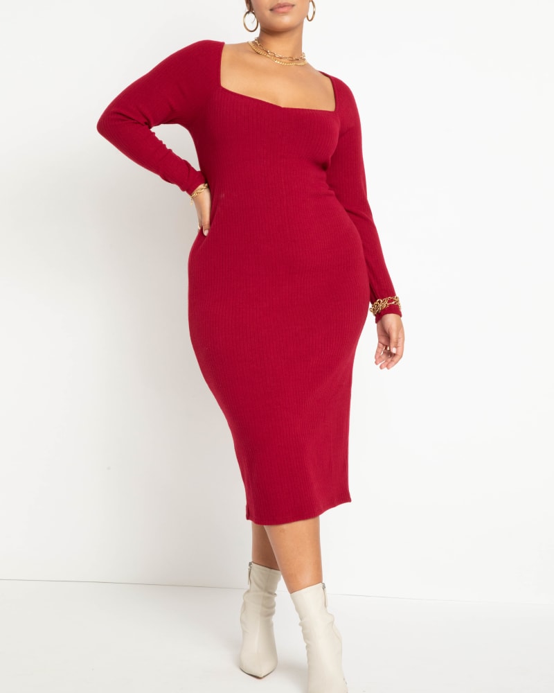 Front of a model wearing a size 14/16 Mila Sweater Knit Midi Dress in Biking Red by ELOQUII. | dia_product_style_image_id:216698